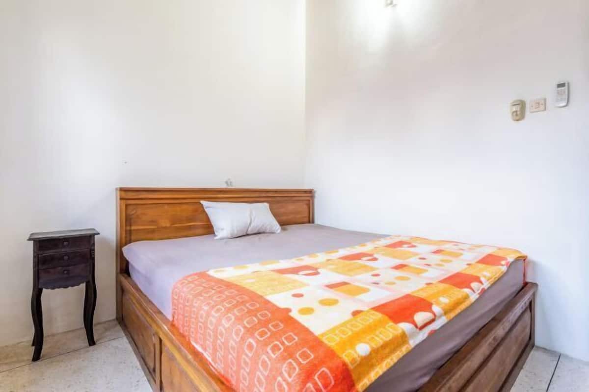 1 yatak odası, ayrı ayrı dekore edilmiş, ayrı ayrı döşenmiş