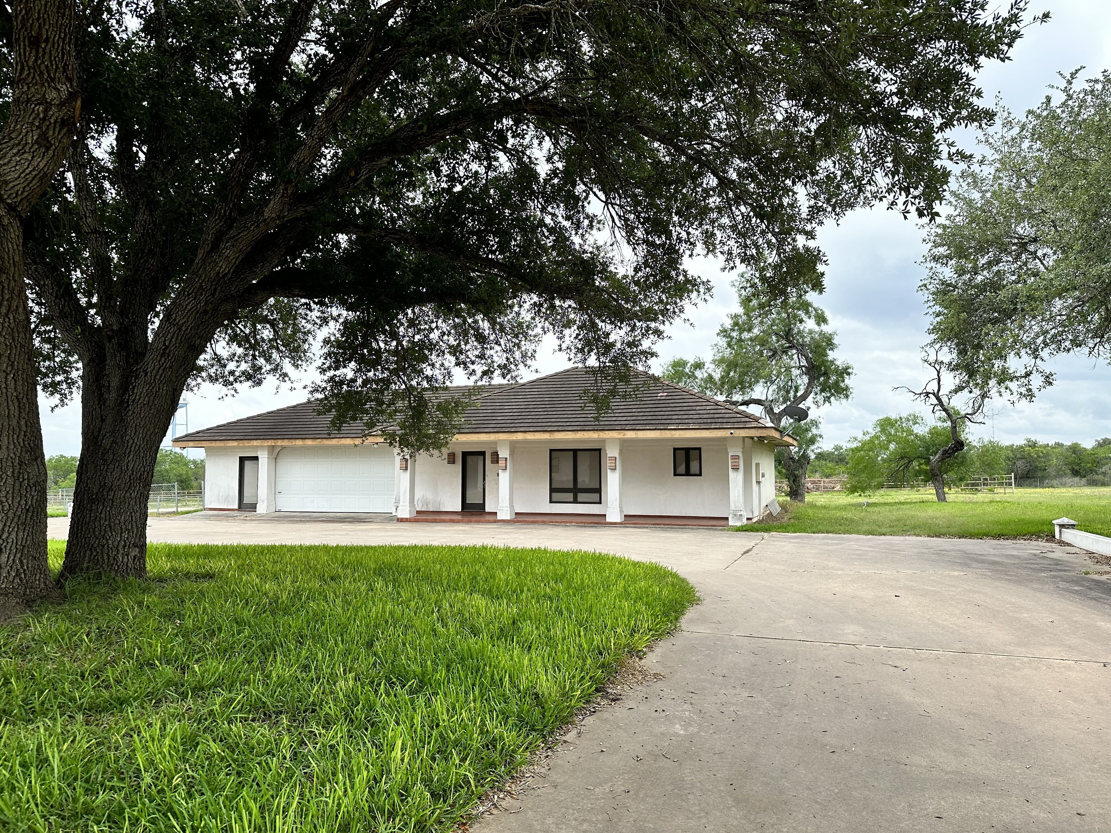 Hacienda Hideaway in the Heart of Town