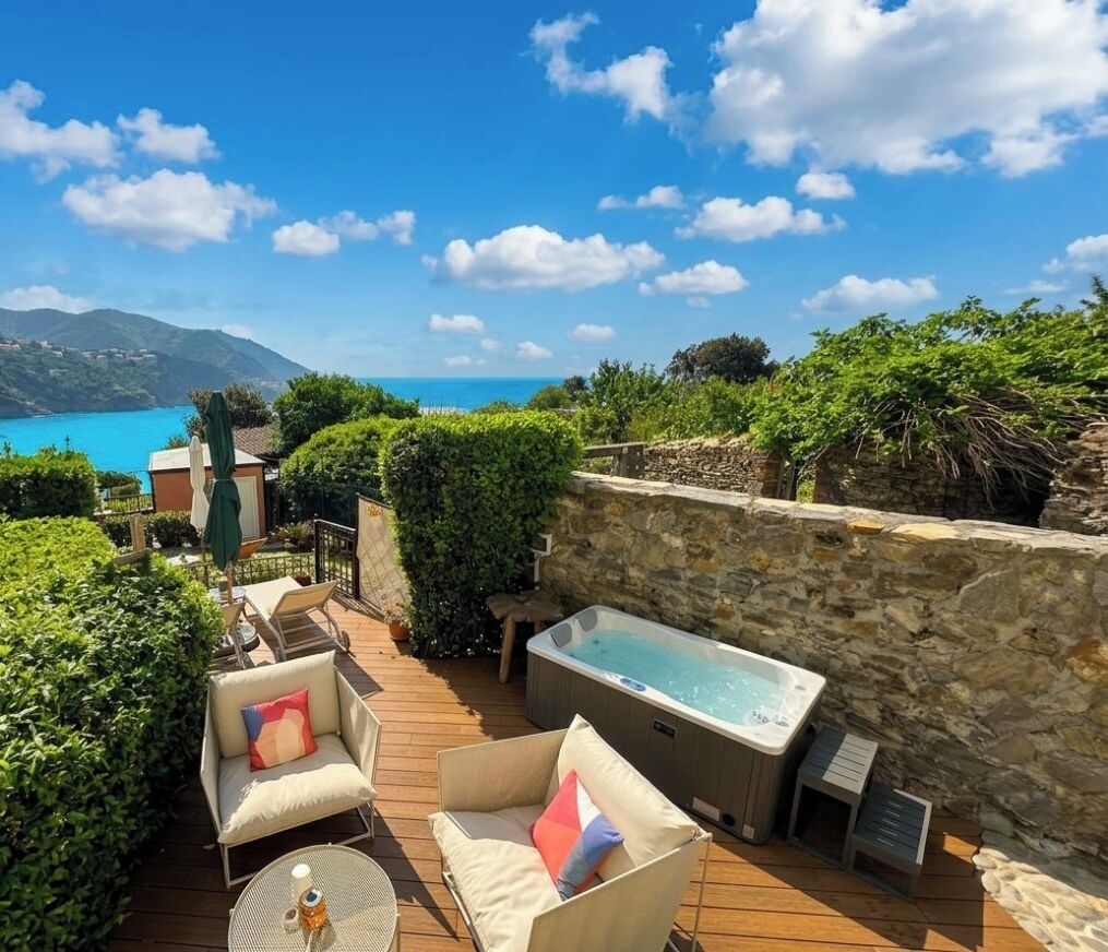 Sesagra Family Room with Private Garden and Hot Tub | Exterior