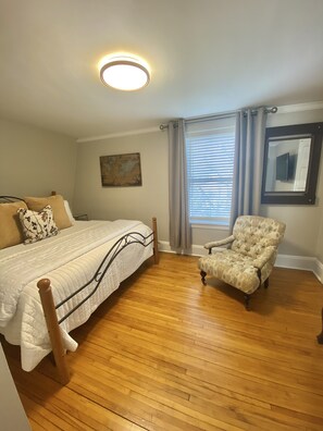 2 bedrooms, iron/ironing board, travel cot, free WiFi