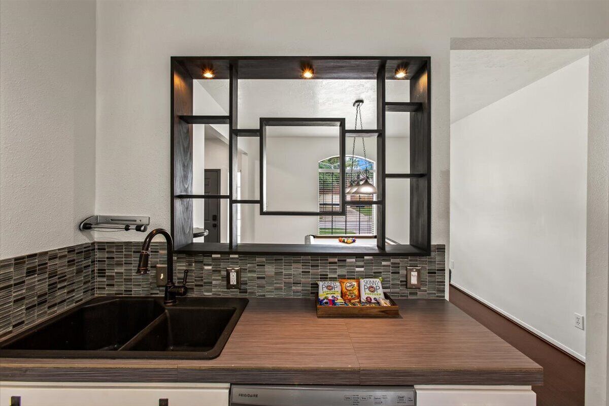 Happy Gatherings  4 bedroom⭐️ home 2 king/2queen beds/pool table/BBQ 