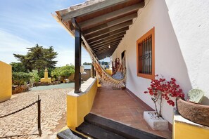 Property grounds - Villa "Casa Bril" with Private Pool & Wi-Fi (São Bartolomeu de Messines)