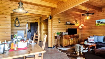 TV, fireplace, DVD player, stereo