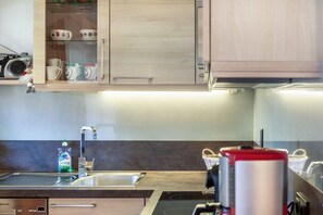 Kühlschrank, Ofen, Herdplatte, Geschirrspüler