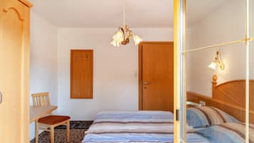 2 bedrooms, free WiFi, bed sheets