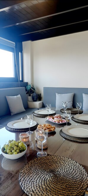 Dining - Vacation Home "Hipoclub Los Alisios 75" with Sea View, Private Pool & Wi-Fi (Playa Blanca)