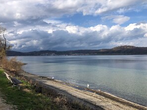 Beach nearby - Maier Apartment with Private Terrace and Wi-Fi (Bodman-Ludwigshafen)