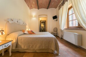 6 camere, una scrivania, ferro/asse da stiro, Wi-Fi gratuito