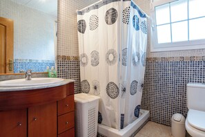 Vasca, asciugacapelli, asciugamani