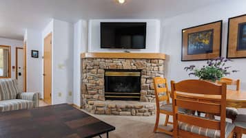 Smart TV, fireplace, offices