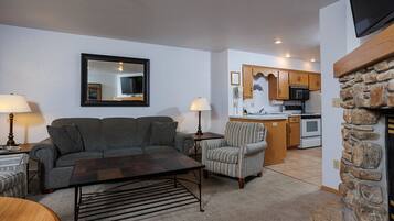 Smart TV, fireplace