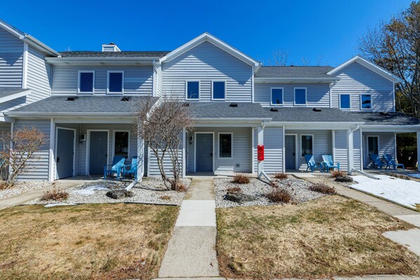 Exterior - Walk to Downtown Fish Creek, Steps from Door Community Auditorium (Fish Creek)