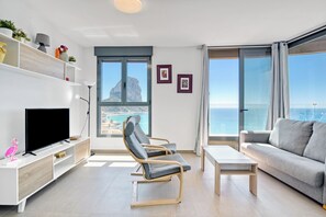 TV - Apartment "Infinium 12b" with Shared Pool & Wi-Fi (CALPE)