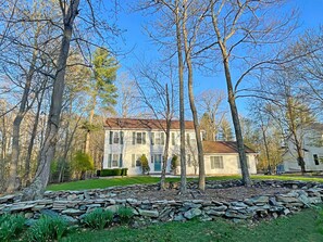 Exterior - The Escape (East Stroudsburg)