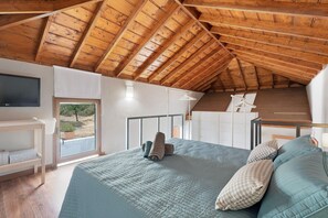 2 bedrooms, iron/ironing board, free WiFi - Vacation Home "Casa La Plaza' with Mountain View, Private Pool & Wi-Fi (El paso)