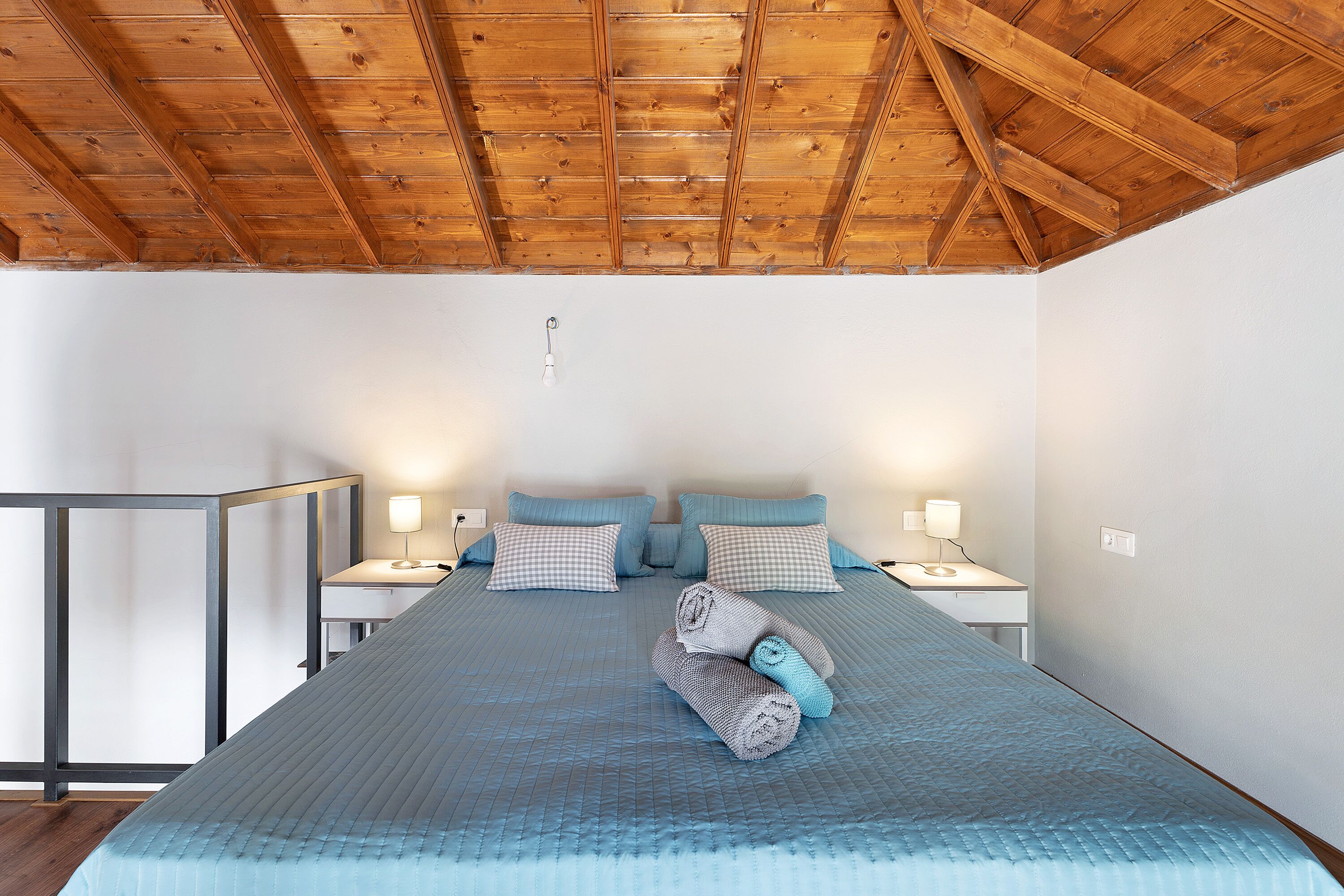 2 makuuhuonetta, silitysrauta/-lauta, ilmainen Wi-Fi