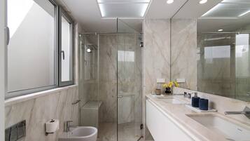 Shower, towels