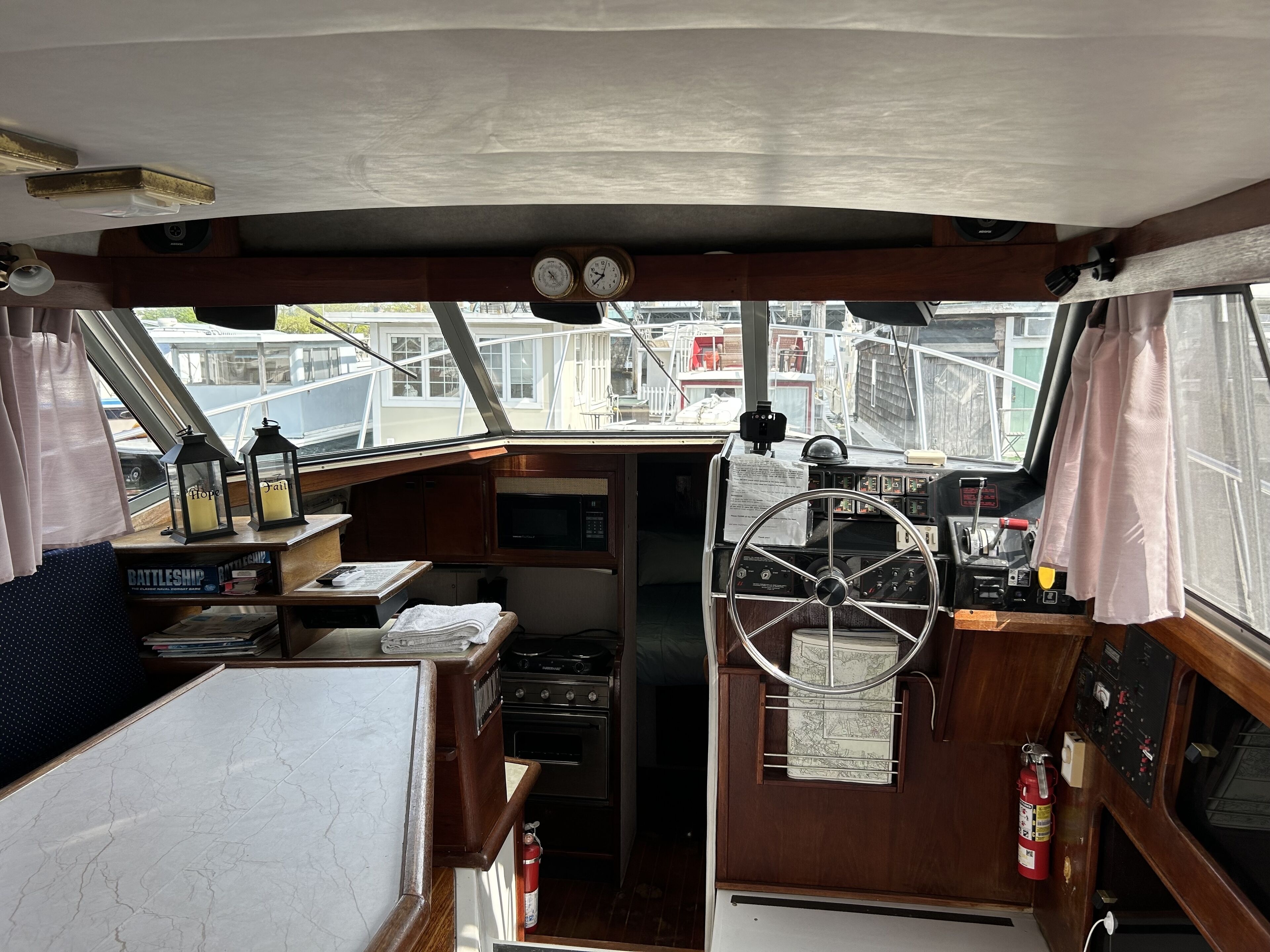 茶具/咖啡用具、电热水壶、餐桌