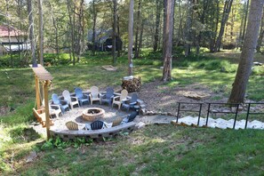 Property grounds - Pocono’s Cabin w/Hot tub, Firepit, Game room,Lakes (Pocono Lake)