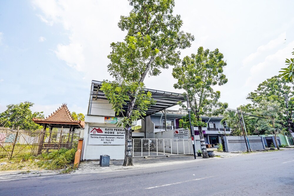 OYO 92124 Raya Permai Homestay Syariah