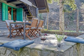 Outdoor dining - Fani's Riverside Cottage, Kostel, Slovenia (Kostel)