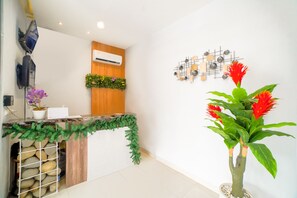 Reception - Collection O Millenium Inn 2 (Medan)