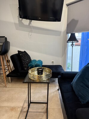 TV - Apartment's independent Golum (Mairena del Aljarafe)