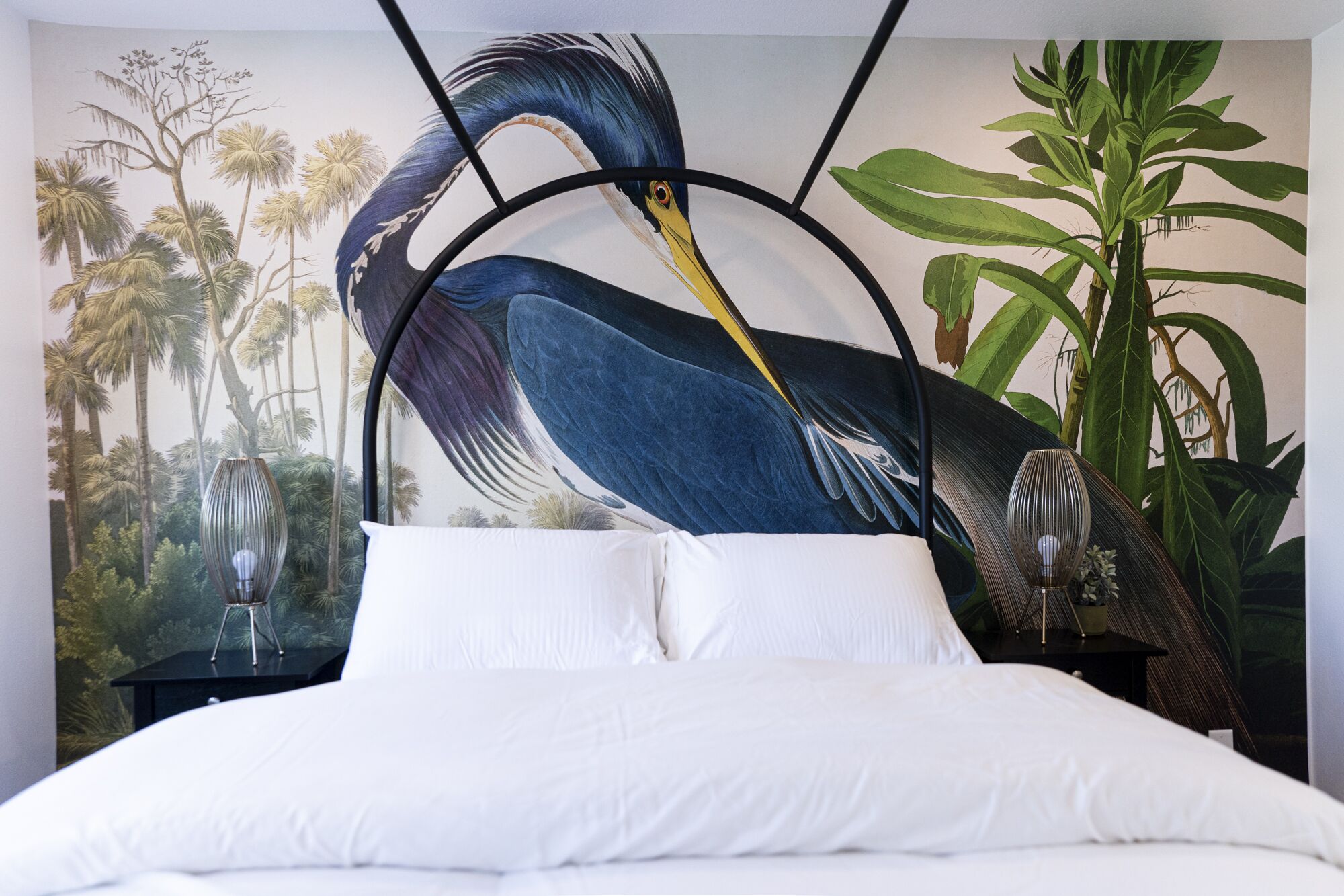 Art Deco Lakefront Retreat