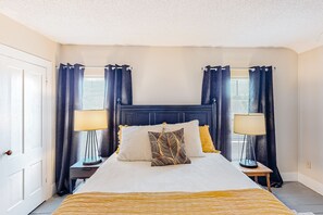 3 bedrooms, internet, bed sheets