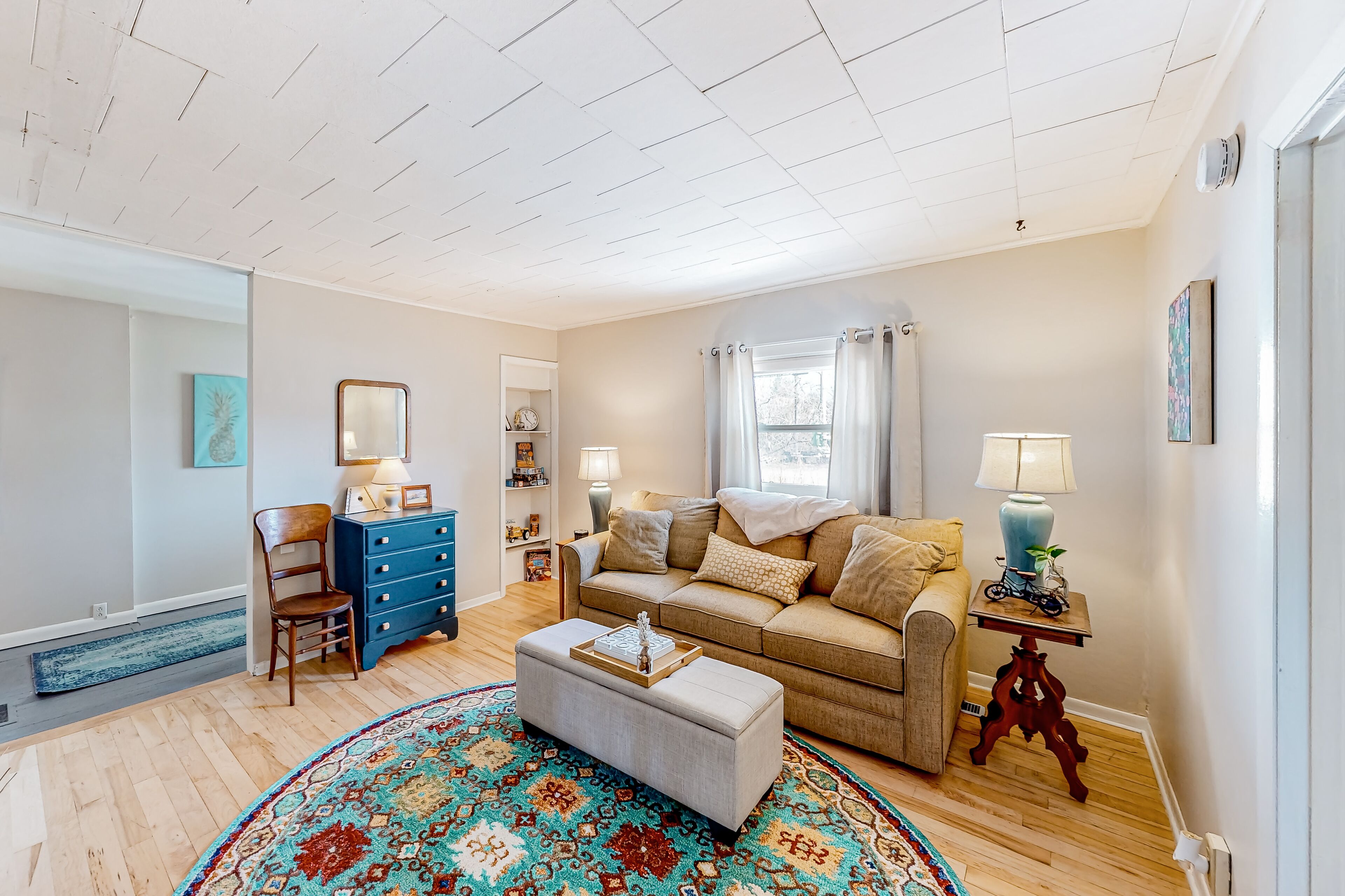 Charming two-story duplex with a full kitchen & grassy yard - near Mallets Bay