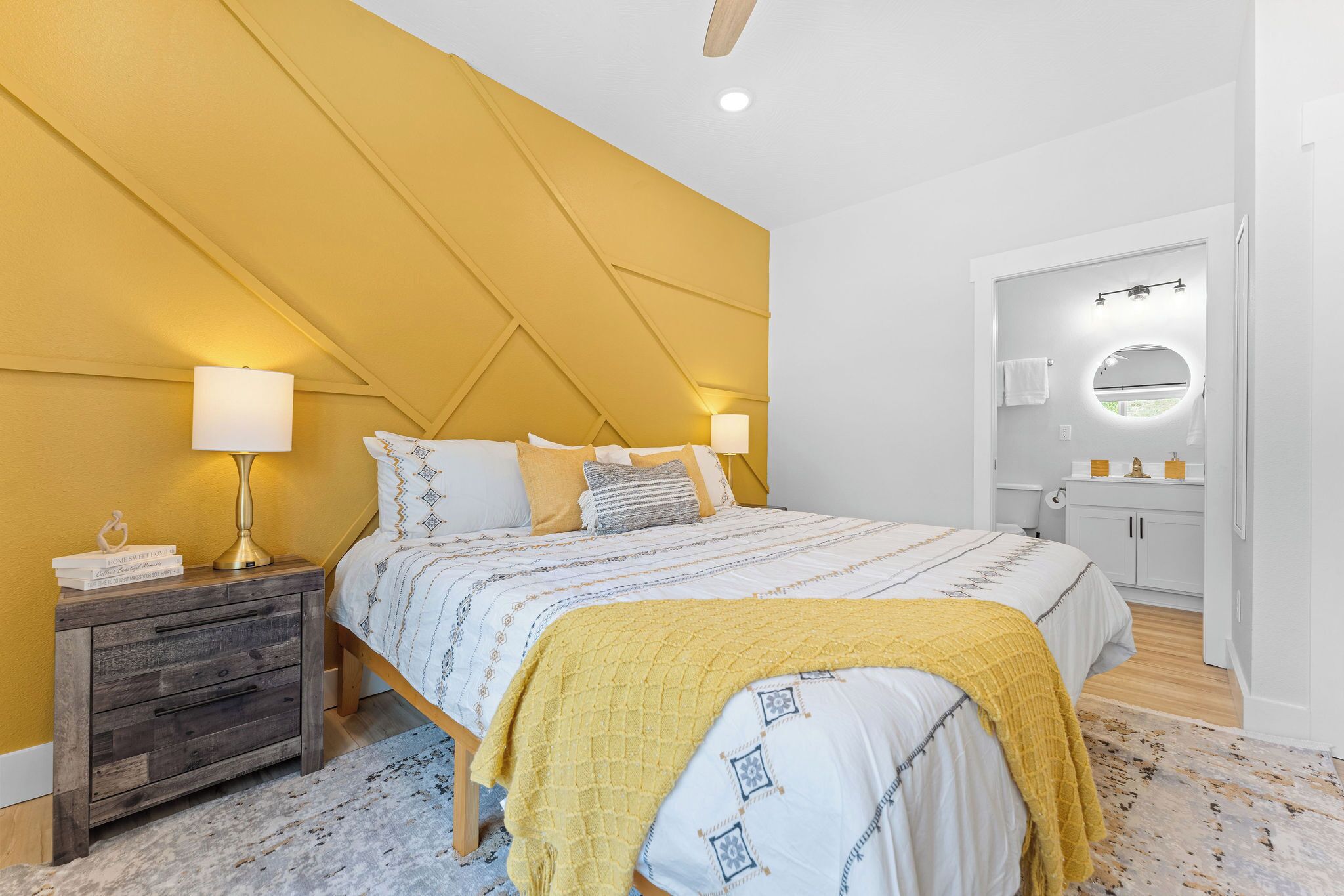 Boho Lakeview Lodge_Lazy River