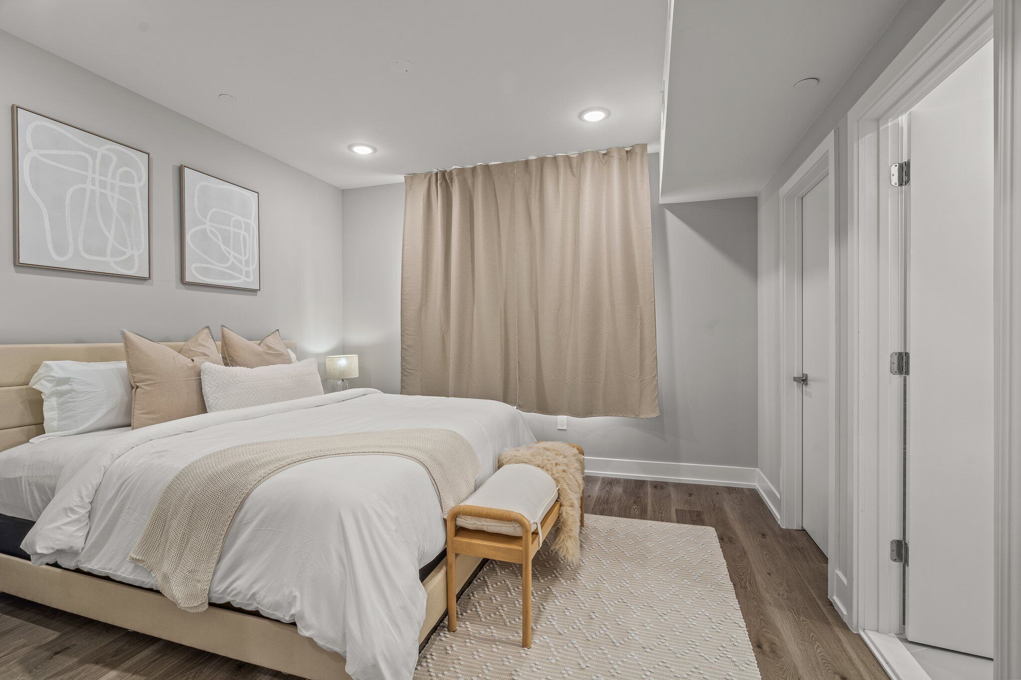 Modern Oak Unit w/ Rooftop