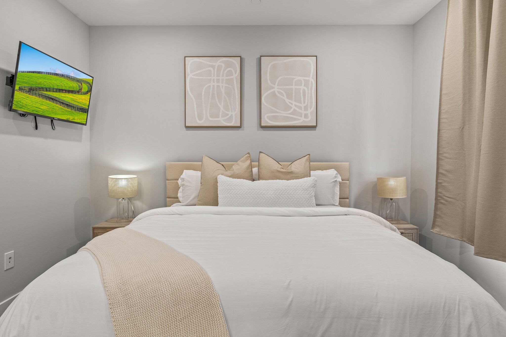 Modern Oak Unit w/ Rooftop