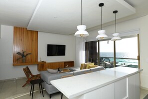 TV - Terraza Privilegiada Al Malecon de Mazatlan Frente Al Mar (Mazatlán)