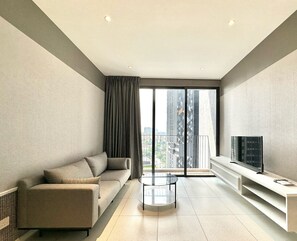 1 bedroom Suites with bathtub | Living area | Smart TV - Millerz Square by Mykey (Kuala Lumpur)