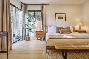 3 habitaciones, escritorio, tabla de planchar con plancha y wifi gratis 