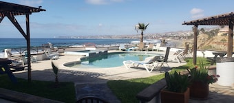 Casa Palma Alta - Ocean views, Pool, Jacuzzi, private gate to the beach