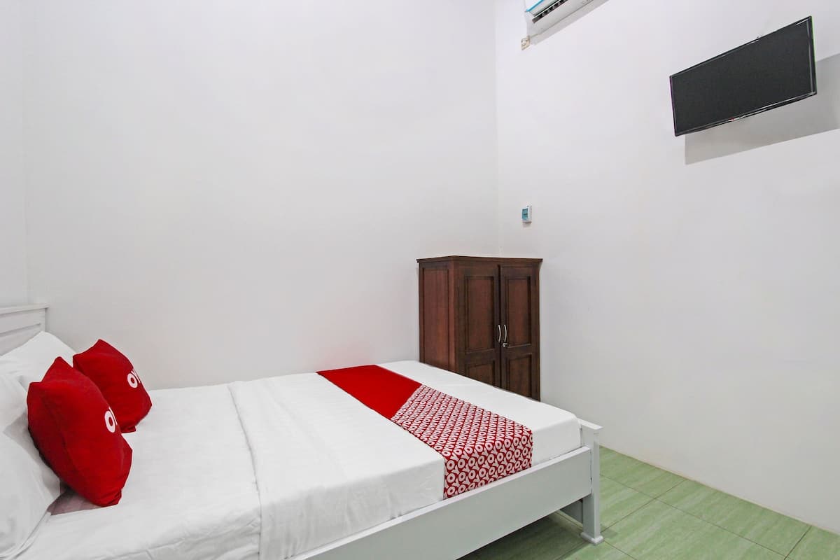 Deluxe Double Room | Laptop workspace, free WiFi, bed sheets