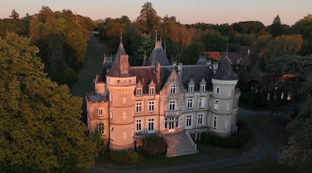 Front of property - evening/night. Chateau de la Rose