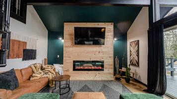 Télévision, cheminée