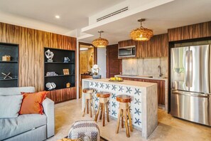TV - Xalet C301 · Serene 1BR with Private Cenote and Rooftop Pools (Tulum)