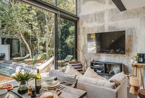 Smart TV, fireplace, offices