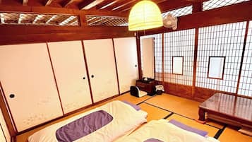 7 bedrooms, desk, iron/ironing board, free WiFi