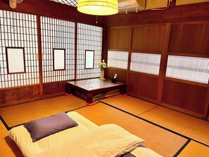 2 bedrooms, desk, iron/ironing board, free WiFi