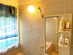 Hair dryer, towels - In the flow of Japanese history Kiyomizu House - Luxury villa Kiyomizu Residence  1st floor and terrace for exclusive use selfcatering plan capacity 16 people / Takasaki Gunma (Takasaki)