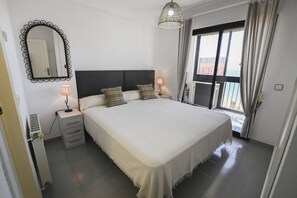 2 slaapkamers, een strijkplank/strijkijzer, gratis wifi, beddengoed