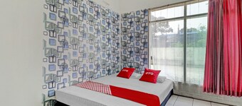 Hotel O Pondok 23