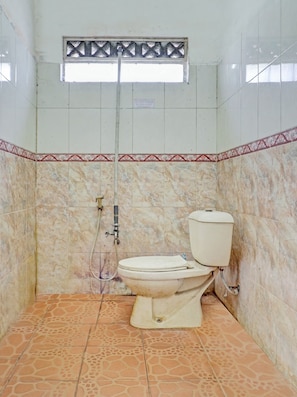 Standard Double Room | Desk, laptop workspace, free WiFi, bed sheets