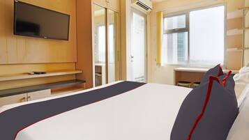 Deluxe Single Room | Desk, laptop workspace, free WiFi, bed sheets