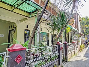 Front of property - SPOT ON 91320 Pondok Elia Syariah (Bandung)